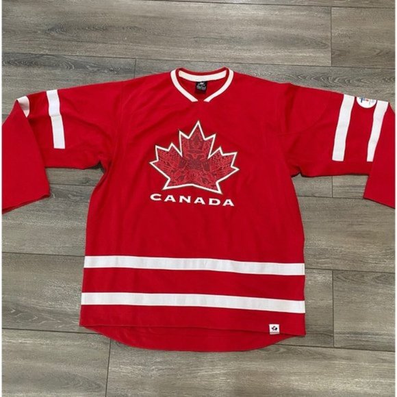 Sports specialty Other - TEAM Canada 2010 Vancouver Olympics Hockey Jersey Red Men’s Size Medium